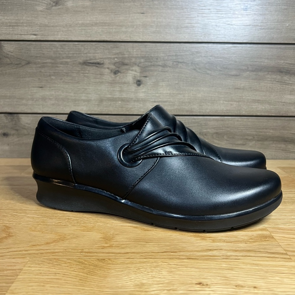 Clarks Women's Hope Shine Black Leather Loafer - Size 8.5